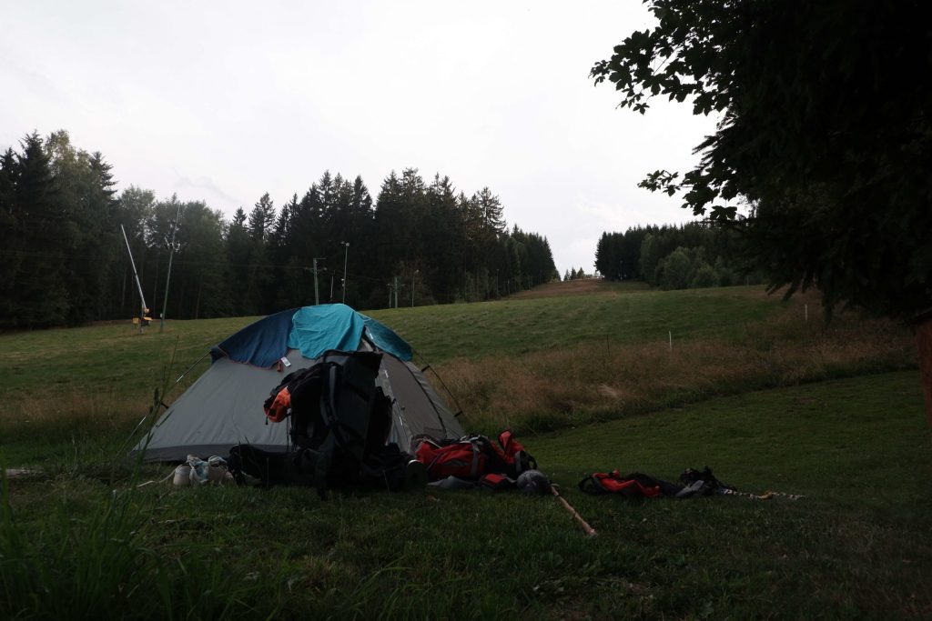 Přírodní ubytování přes apliakci bezkempu.cz