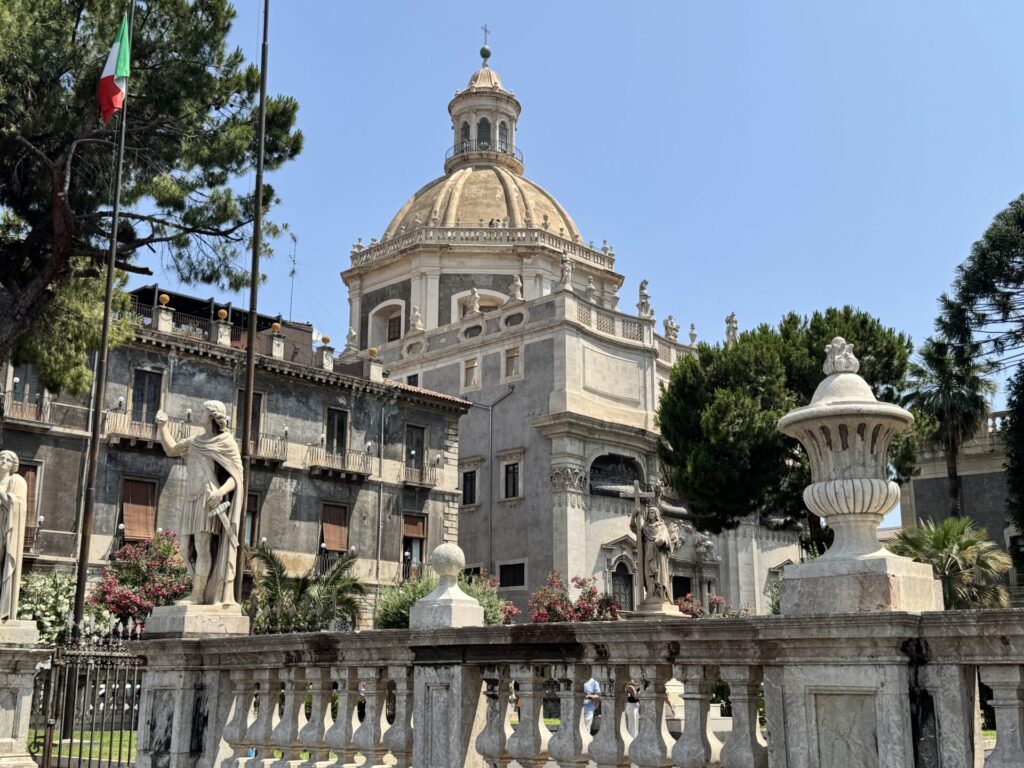 Čo vidieť v Catanii: Piazza del Duomo