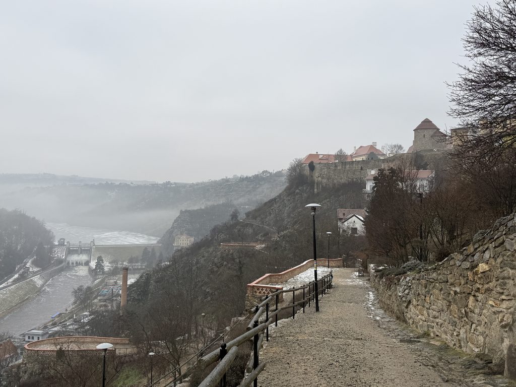 Vyhlídka na přehradu z městských hradeb